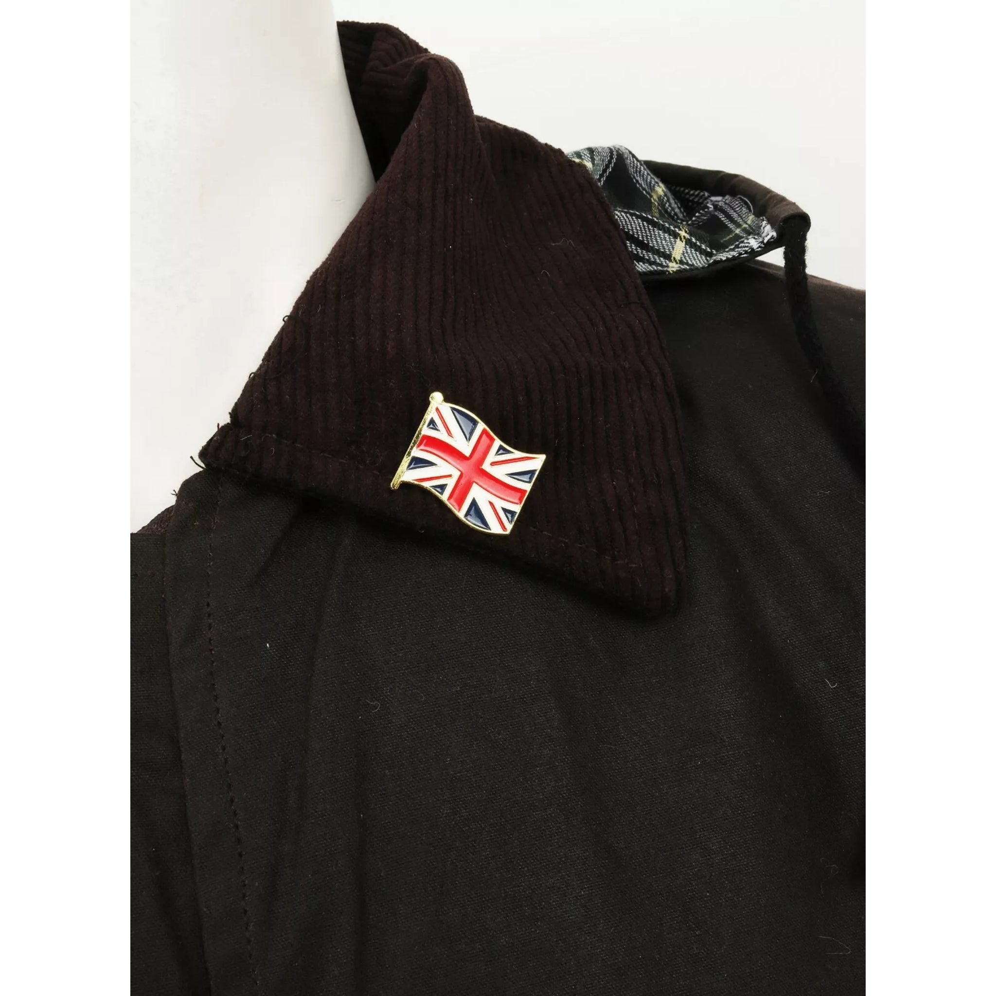 Men's Nicky Adams classic wax jacket with corduroy collar, front pockets and water-resistant finish
